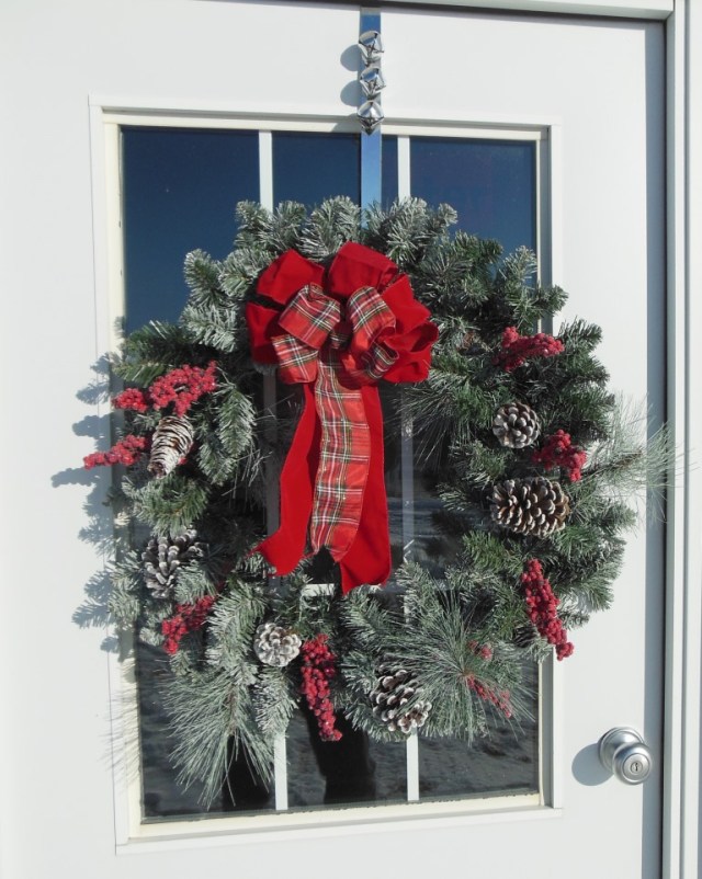 The barn door wreath - Happy Holidays!